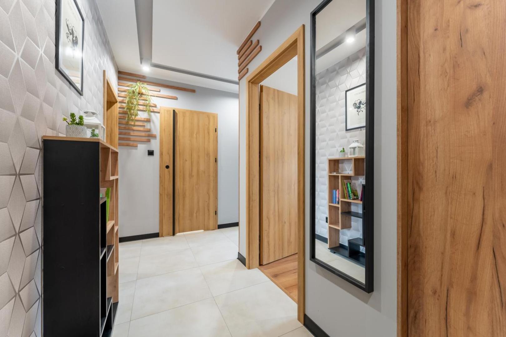 Apartament Przy Baszcie - Z Prywatnym Parkingiem W Centrum - By Spaceapart Jelenia Gora Exterior photo